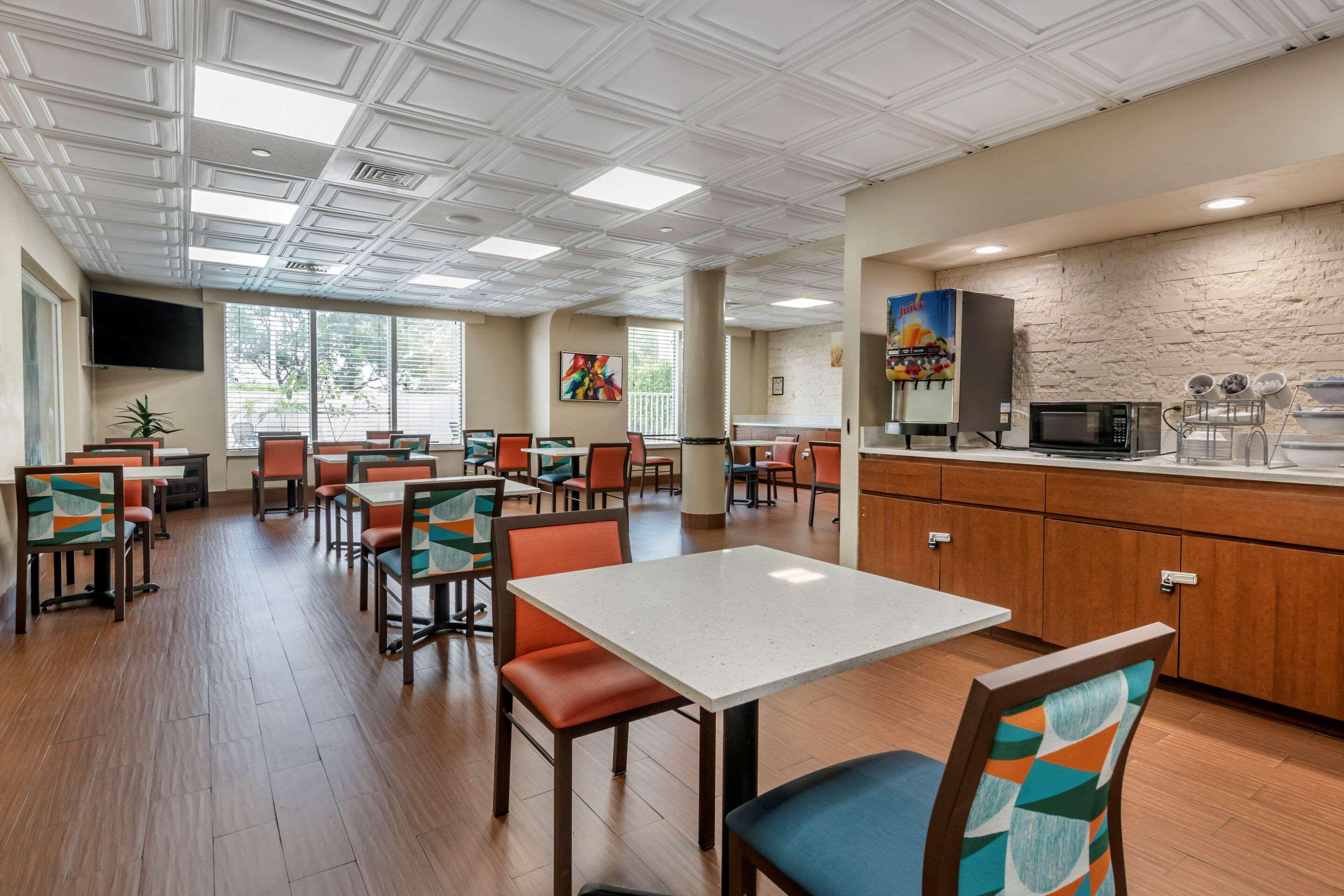 Comfort Suites Sawgrass Tamarac Exterior photo