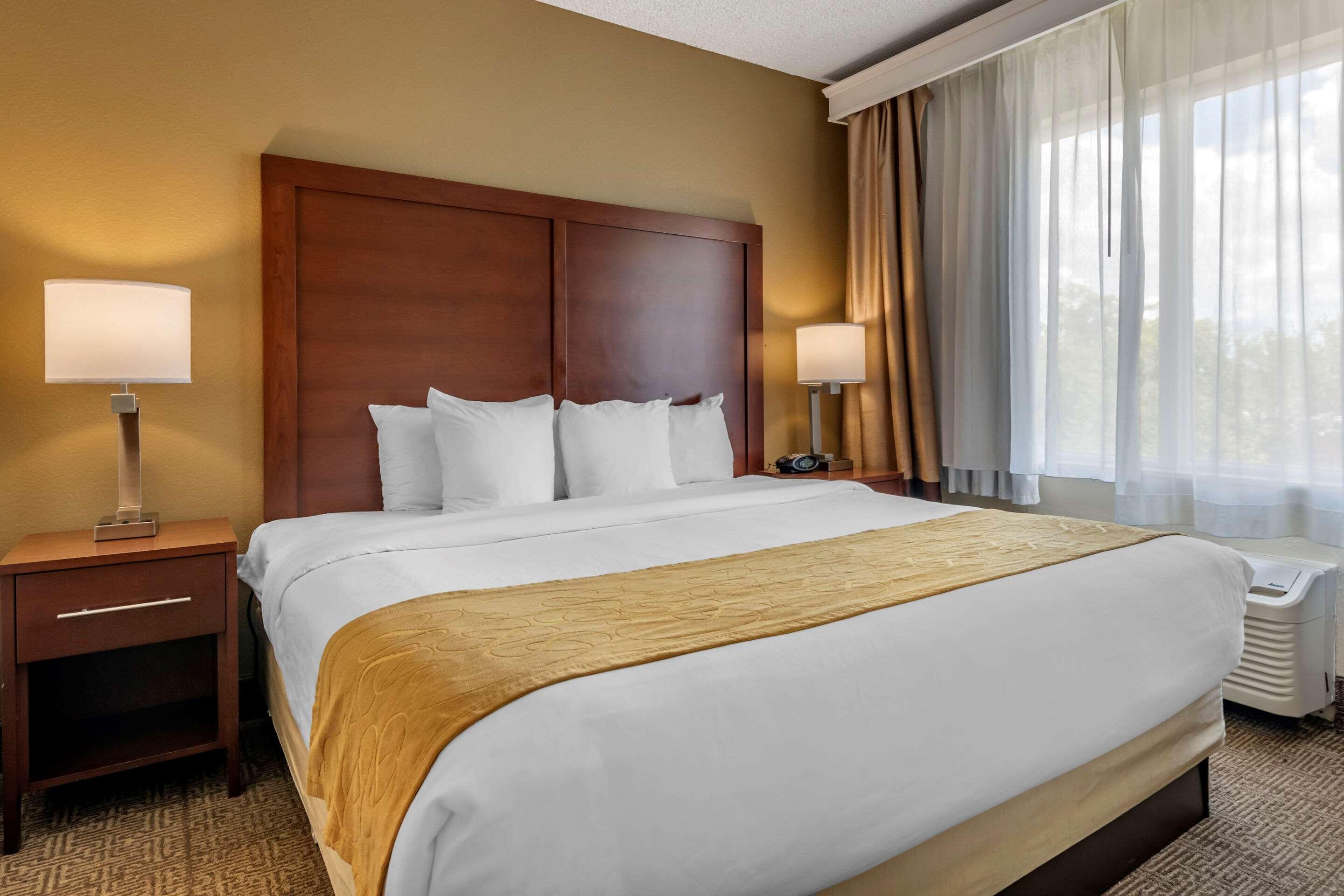 Comfort Suites Sawgrass Tamarac Exterior photo