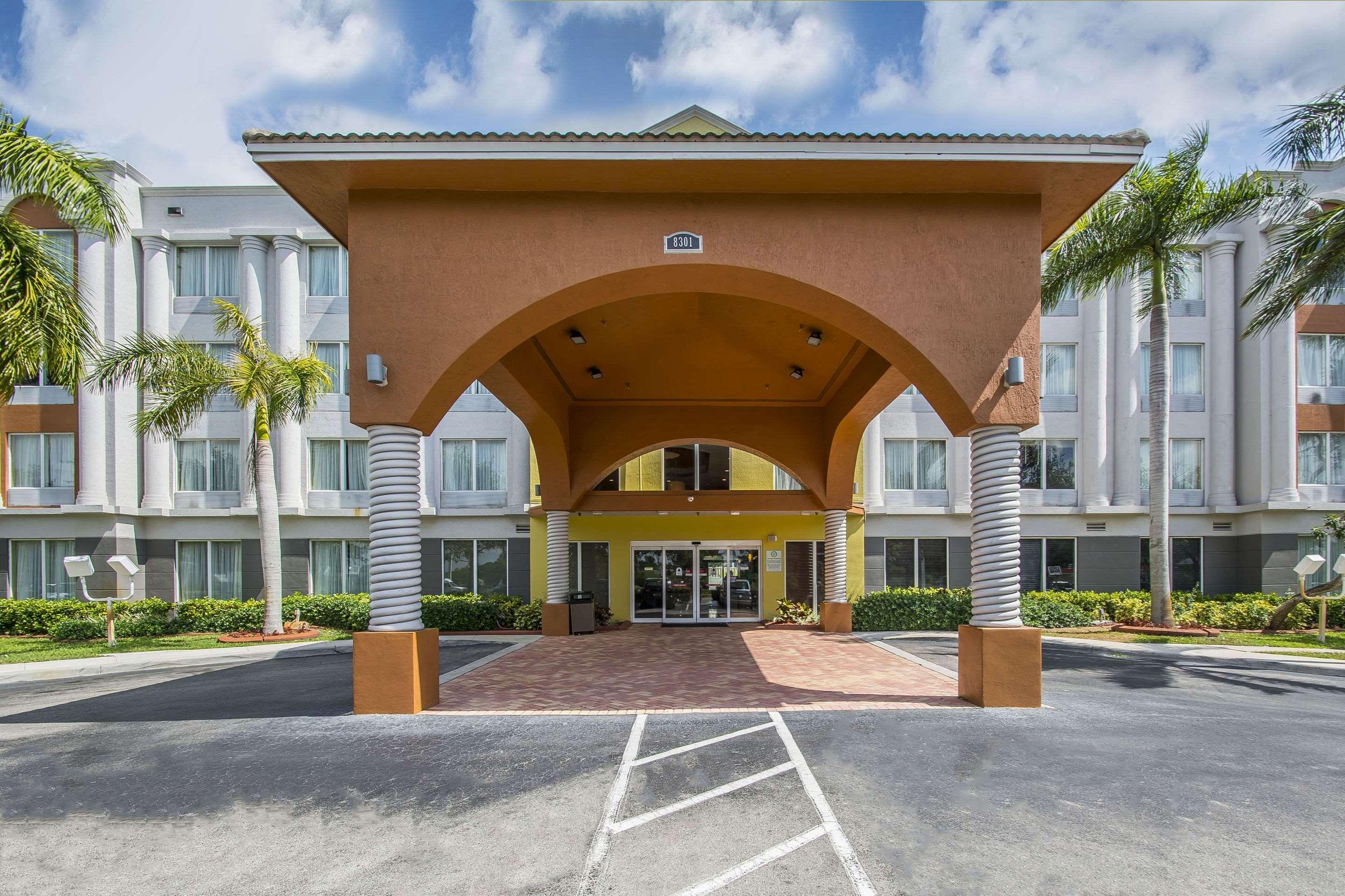 Comfort Suites Sawgrass Tamarac Exterior photo
